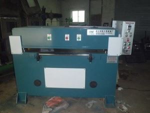 Máquina de corte de tipo hidráulico